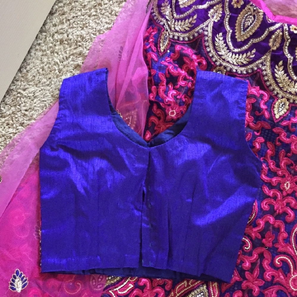 🍇🥂😍 Bollywood saree worn once. - Picture 4 of 5
